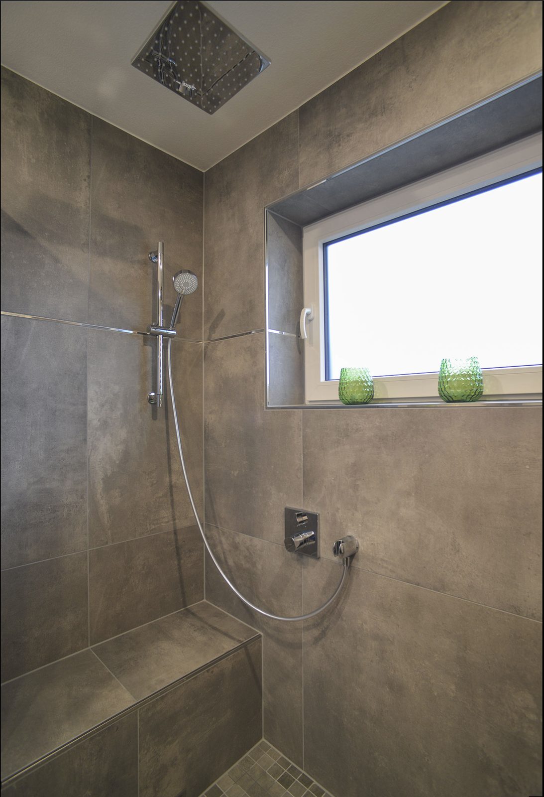 Dusche: Grossformat, Wandnische